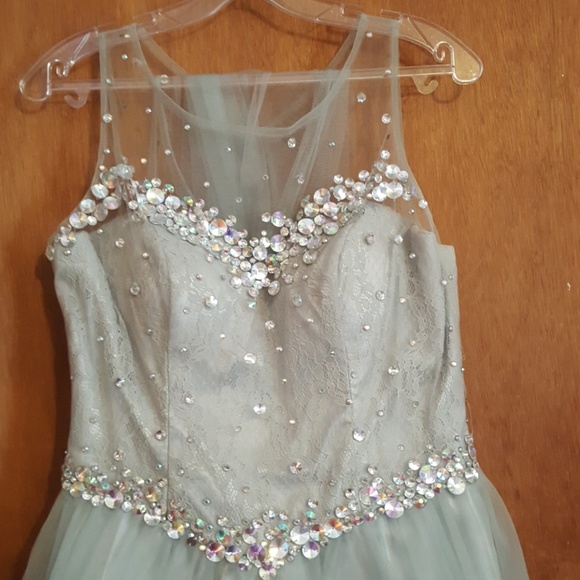 A Dress - Picture 2 of 4